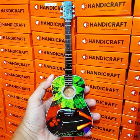 Jual Miniatur Gitar Akustik Bob Marley Custom Shopee Indonesia