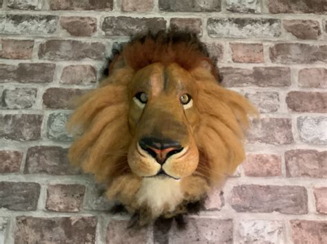 Cecil The Lion • Ultimate Paper Mache