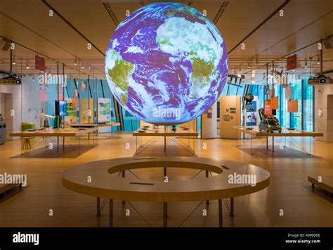 Globe museum Fotos und Bildmaterial in hoher Auflösung Alamy