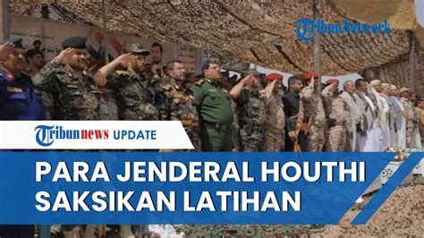 Momen Langka Puluhan Jenderal Houthi Tampil Berbaris Rapi Tonton