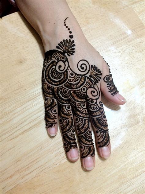 30 Stylish Back Hand Mehndi Designs for Ladies - Mehndi - Crayon