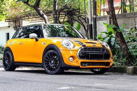 Permaisuri Oz Racing Superturismo Lm With Mini Cooper S F