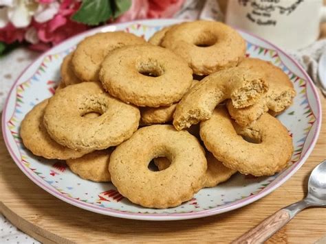 BISCOTTI FROLLINI SIMIL MACINE CON PANNA E FARINA INTEGRALE Dolce