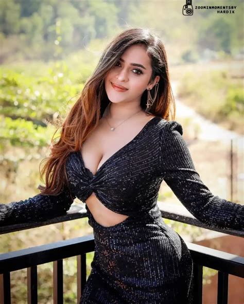 80 Prajakta Dusane Hot And Sexy Photos