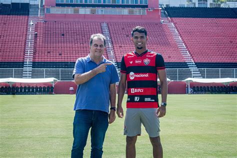 Sobrinho de Oséas Railan afirma que vive um sonho a camisa do