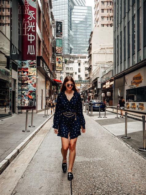 Hong Kong Travel Outfit Shirt Dress And Chain Belt Fashionblog Berlin