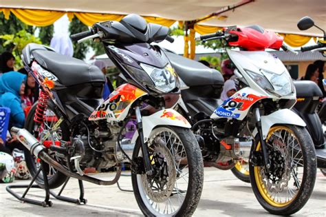 Motor Honda Blade Repsol Modifikasi Thecitycyclist