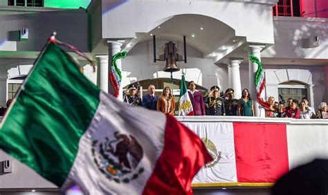 M S De Mil Personas Celebraron El Grito De Independencia Con El