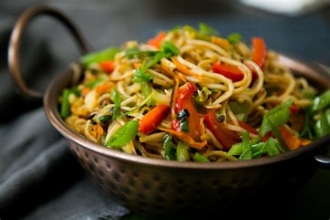 Veg Hakka Noodles Desi Hut