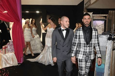 Sposi e baci gay per l inaugurazione di È sposa Gay it