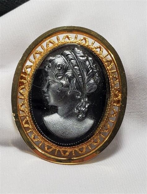 Vintage Gold Victorian Revival Black Cameo Brooch Pin Gem