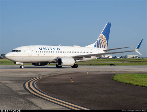 N Boeing Q United Airlines Devan Mayer Jetphotos