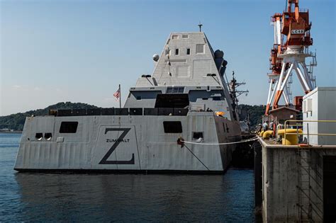 Warshipporn On Twitter Uss Zumwalt Ddg Arrives At Commander