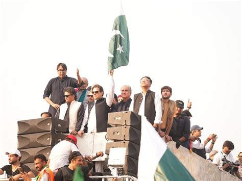 Imran Khan Started Long March For Early Elections Pakistan