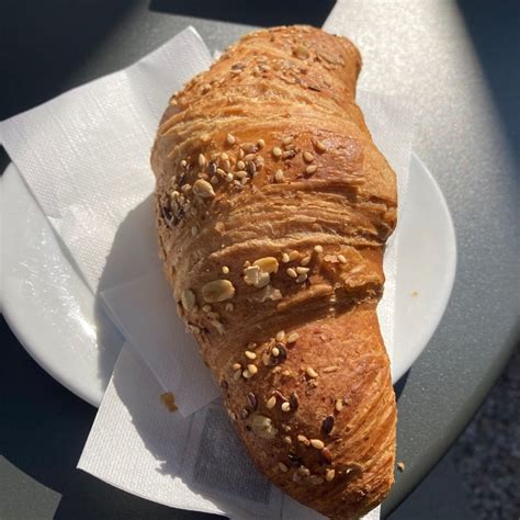 Pasticceria Elisir Ponte Nelle Alpi Italy Cornetto Vegani Ai Cinque