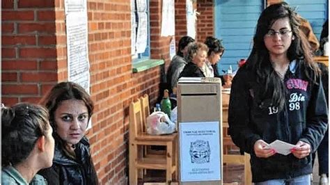 Voto joven en Santa Fe desde el gobierno confían que se apruebe este año