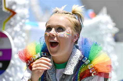Jojo Siwa Explained The Moment She Immediately Knew She Was Gay While