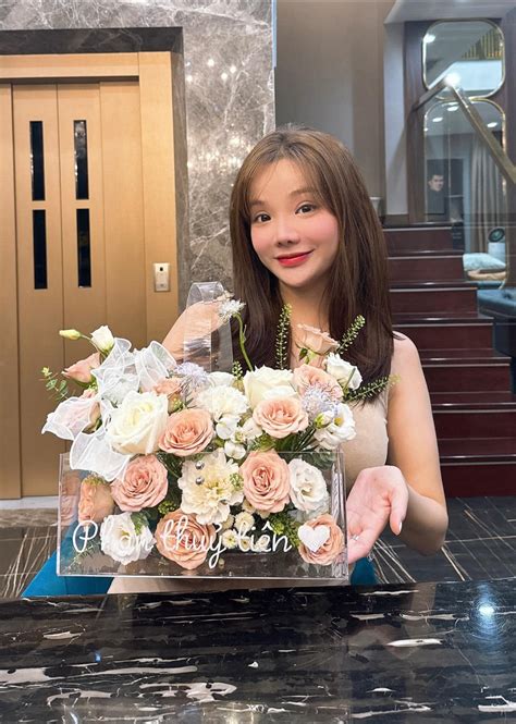 Hot girl Phan Thủy Tiên liên quan 10 000 chai nước hoa nghi nhập lậu là ai