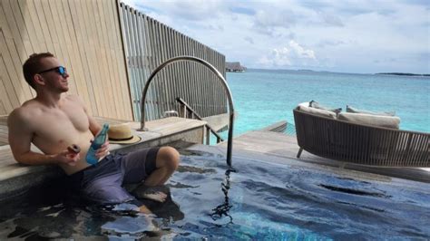 Overwater Villa Review at The St. Regis Maldives Vommuli Resort ...