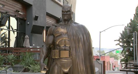 Burbank Erects Bronze Statue Of Batman Ktla