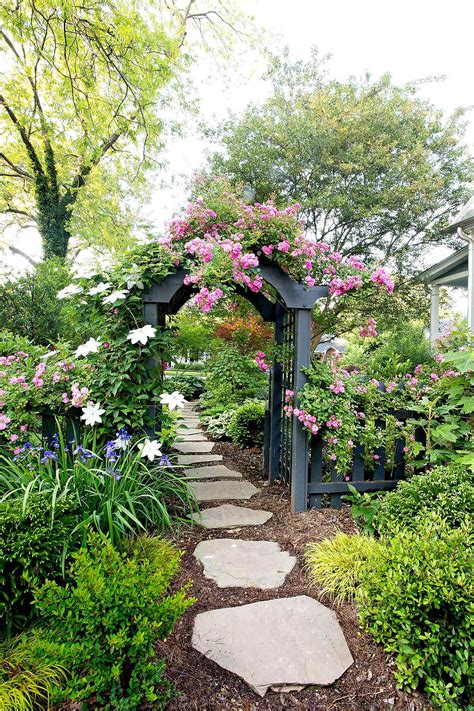 10 Easy Steps To Create Gardens In Your Yard For The First Time