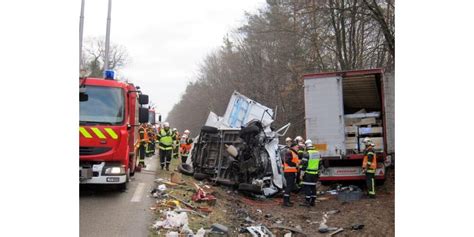 Soufflenheim Faits Divers Deux Morts Dans Un Choc Frontal Entre Une