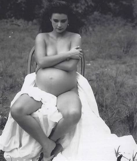 Demi Moore Una Abuela Muy Sexy De A Os Posa En Bikini Con Su Nieta