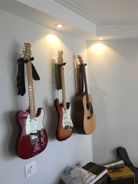 Guitarras Penduradas Na Parede Parede De Guitarra Decora O Quarto