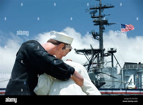 Historical 2007 Unconditional Surrender Kiss Sculpture ©seward Johnson 2005 Uss Midway Mole