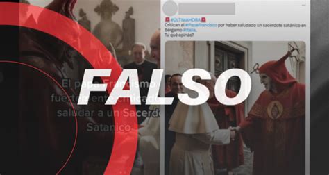 ¿el Papa Francisco Saludando A “sacerdotes Satánicos” Falso Son Imágenes Creadas Por