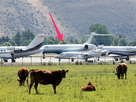 Sun Valley's airport is so overrun with private jets arriving for 'summer camp for billionaires ...