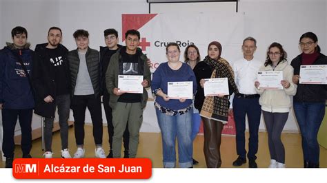 Cruz Roja Forma A 20 Personas Desempleadas En Actividades Auxiliares De