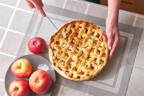 Tarta De Manzana Tradicional Casera Fresca En Una Cocina Dom Stica