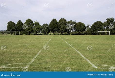 Campo deportivo imagen de archivo. Imagen de escuela - 158878767