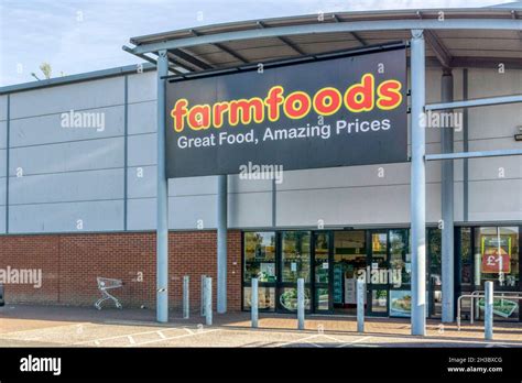 Farmfoods shop hi-res stock photography and images - Alamy