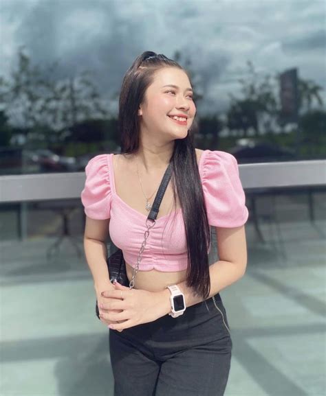 👸-𝐊𝐚𝐲 🇲🇲 | Fashion, Girl, Kay