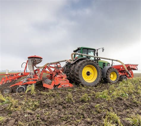 Kuhn Tf Btf Tank Vol Fijne Details Landbouwmechanisatie