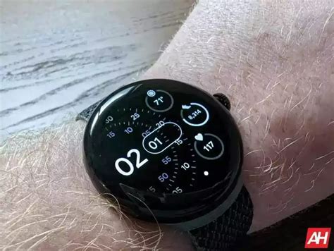 Cómo personalizar y cambiar las esferas del reloj en Google Pixel Watch