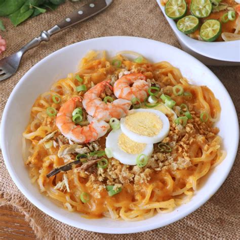 Your Favorite Pancit Palabok Made Easy | Foxy Folksy