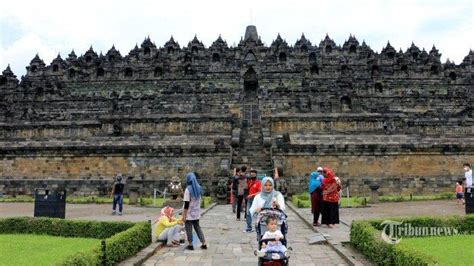 Jangan Salah Rp Ribu Harga Untuk Naik Ke Atas Candi Borobudur