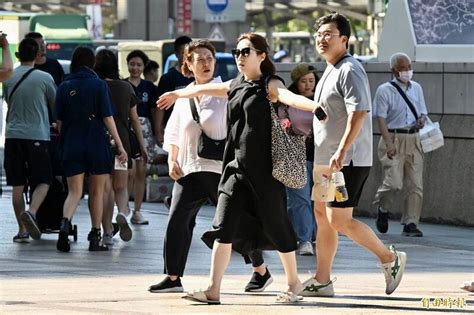 週末暖熱如夏！高溫飆35度 下週二午後北東變天 生活 自由時報電子報