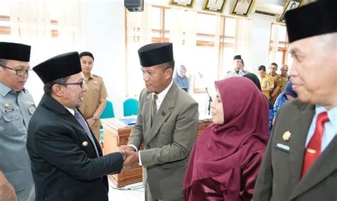 Bupati Tanah Datar Lantik 54 Orang Pejabat Dari Berbagai Tingkatan