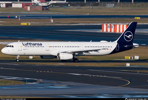 D AISJ Lufthansa Airbus A321 231 Photo By Alexander Zur ID 1544223