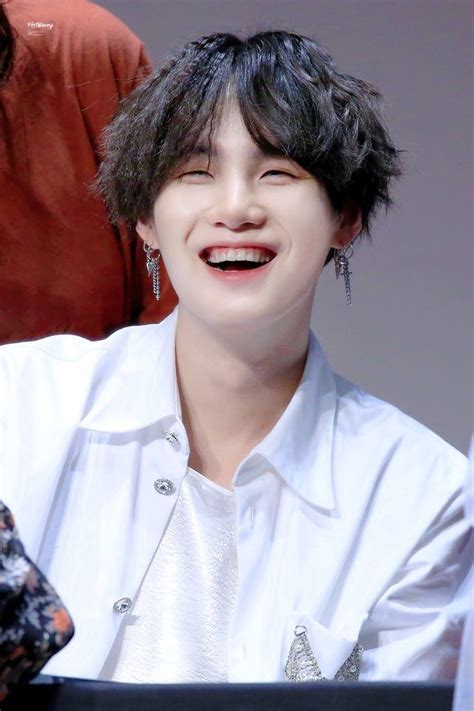 Épinglé Par Jiminluv Sur ♡ Bts ♡ Yoongi Fond D écran Kpop Rappeur