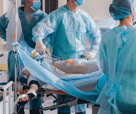 Processus D opération Gynécologique De Chirurgie Utilisant L équipement