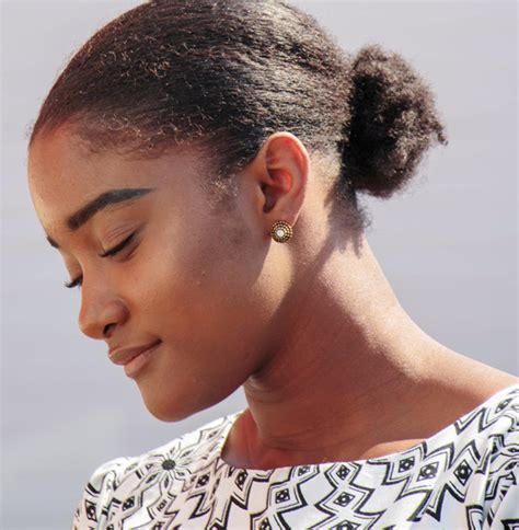 Does Gold Or Silver Look Better On Dark Skinquick Answer A Fashion