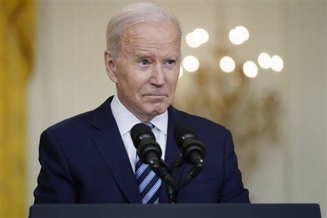 Amerikaans President Biden Poetin Wordt Een Paria Op Het