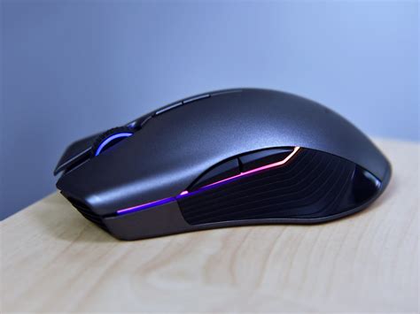 Razer Lancehead review: This gaming mouse aggressively keeps you ...