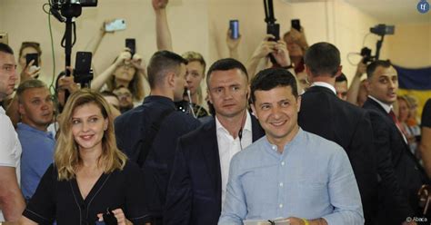 Volodymyr Zelensky Et Sa Femme Olena Zelenska Lors Des Lections