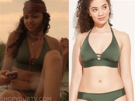 9 Hot Sexy Kiara Green Bikini Pics